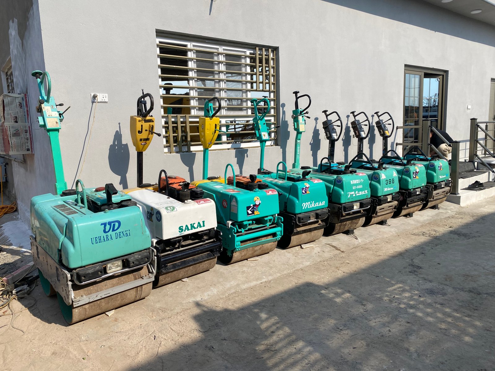 حادلات يدوية يابانيه 750/1000 kg