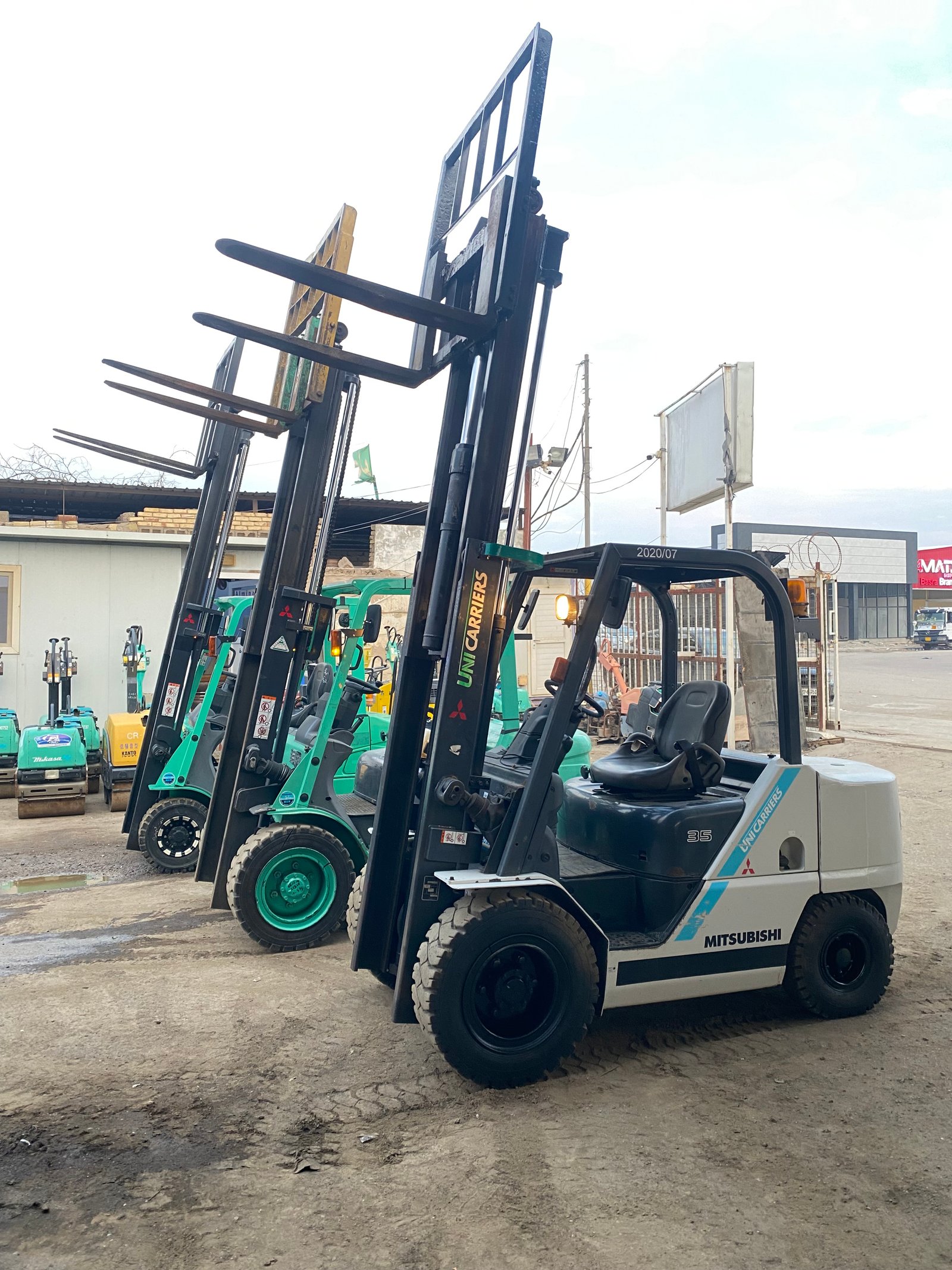 رافعة شوكية 3.5طن مستوبيشي2020